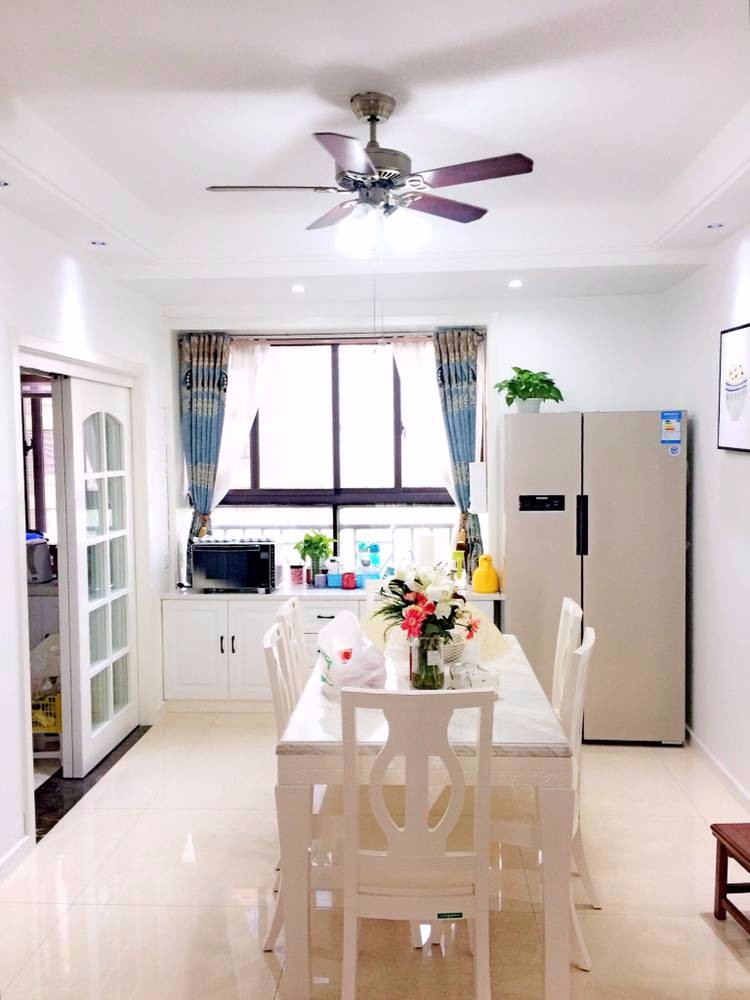 混搭餐廳吊頂實(shí)景圖